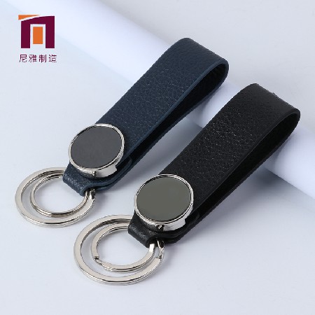 New round buckle leather decoration keychain, car accessory creative small gift keychain manufacturer keyring