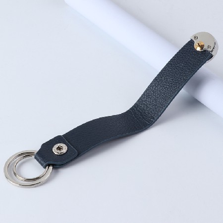 New round buckle leather decoration keychain, car accessory creative small gift keychain manufacturer keyring